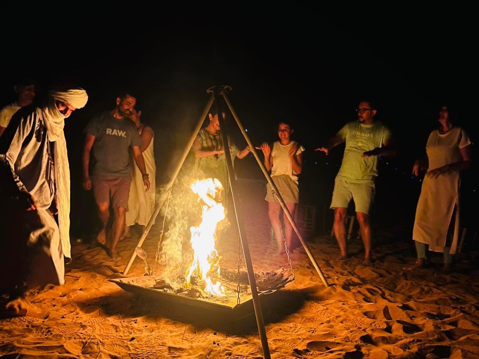 Camp Under Stars (Adults Only) Merzouga Eksteriør bilde